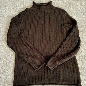 Eddie Bauer woman medium mock neck sweater hunter green